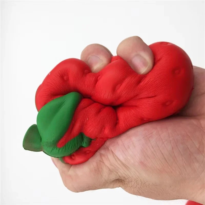 Party Games Graduation - Brinquedo Squishy de Morango Extra Grande,